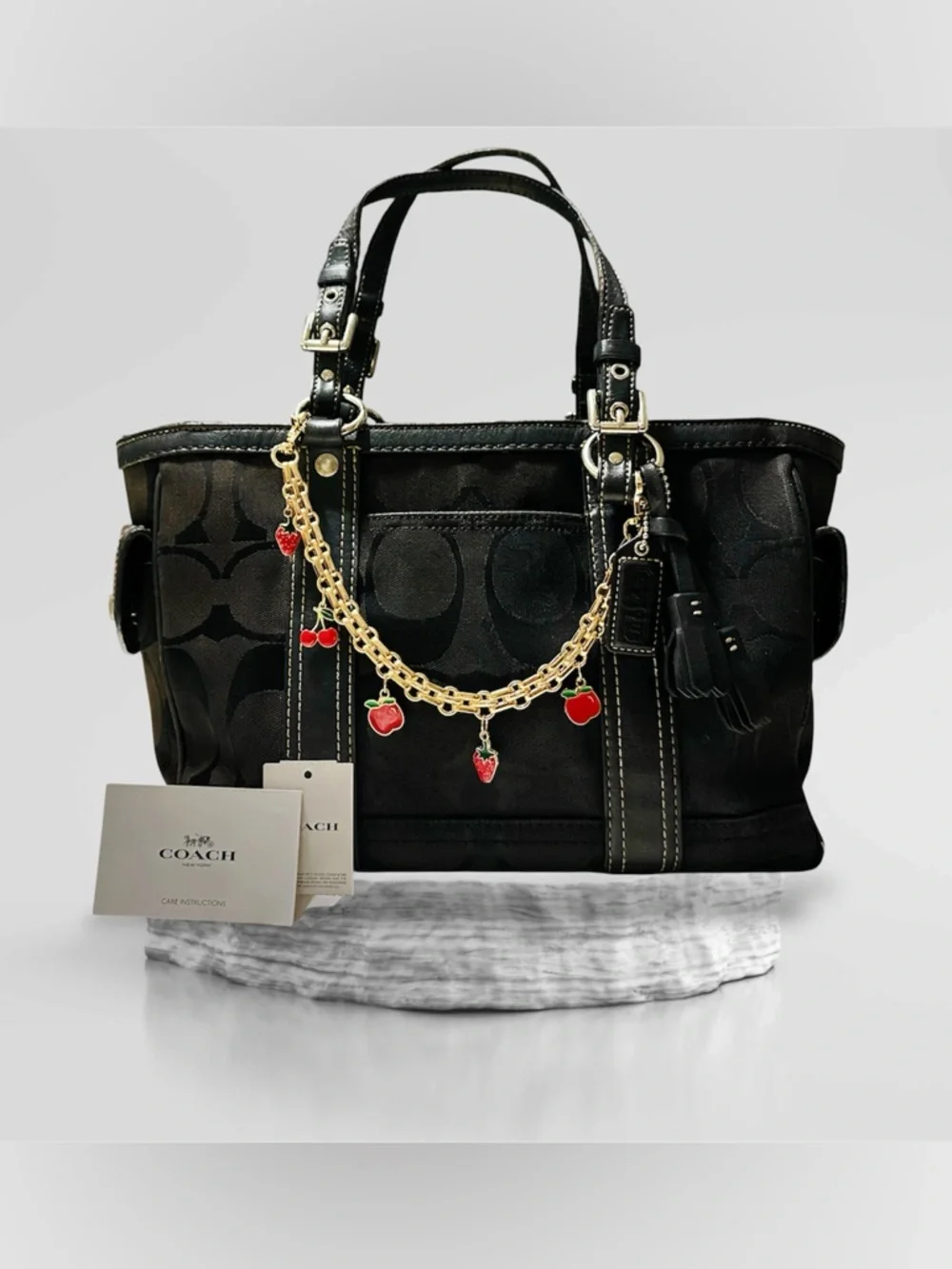 Vintage Coach Y2K soho shoulder Bag Black Signature Tote with cherry chain tote - Picture 8 of 17